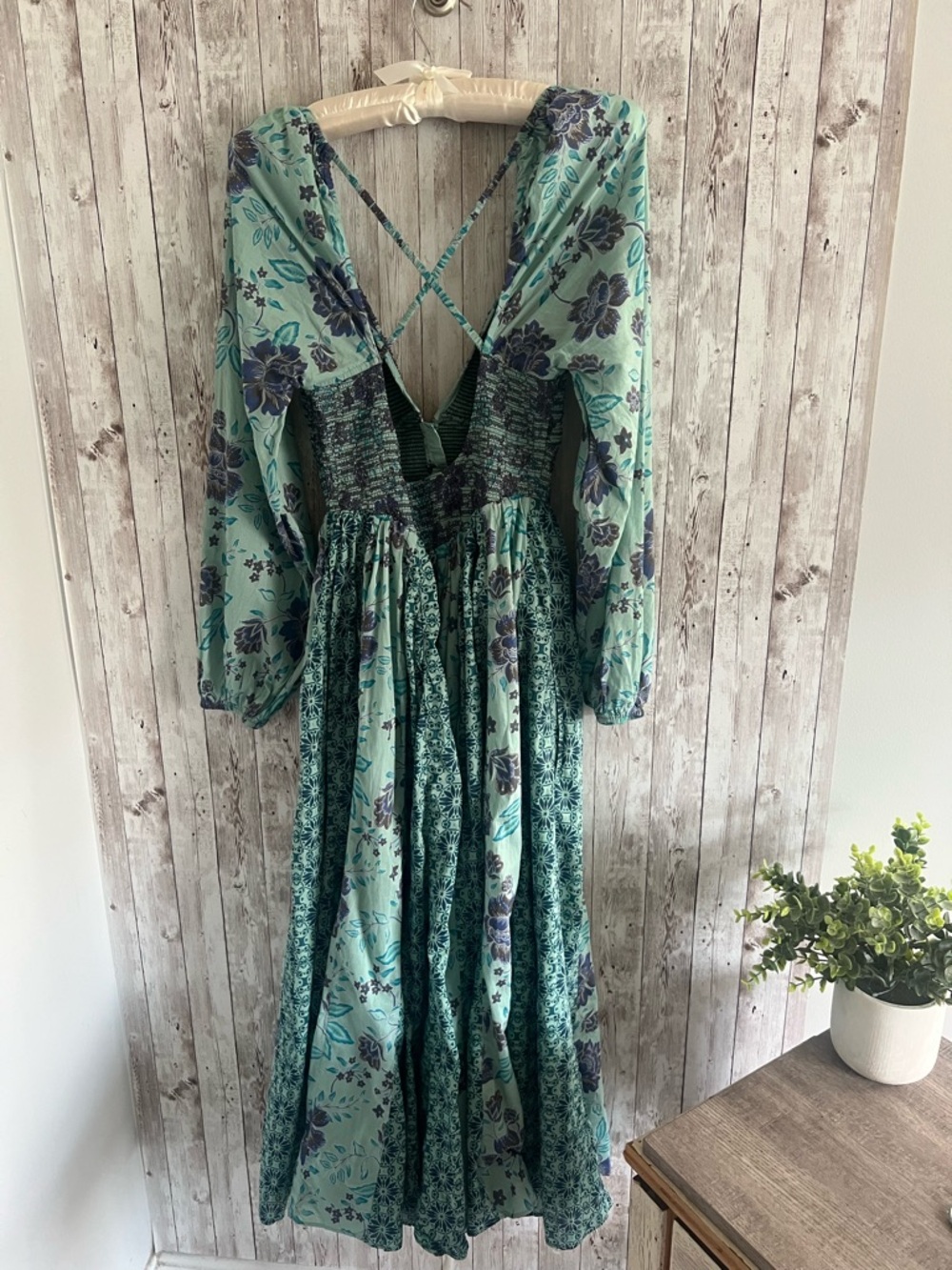 Free People A New Way Maxi V Neck Smocked Criss Cross Floral Boho Maxi Dress XS - Picture 6 of 8